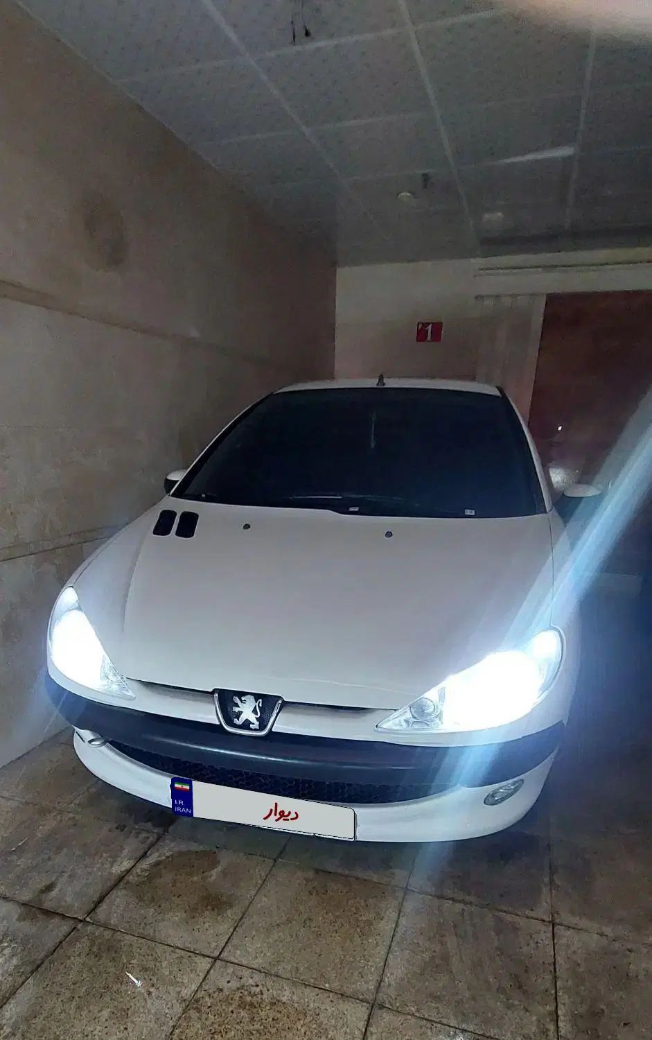 پژو ۲۰۶ صندوق دار v8 - 1390