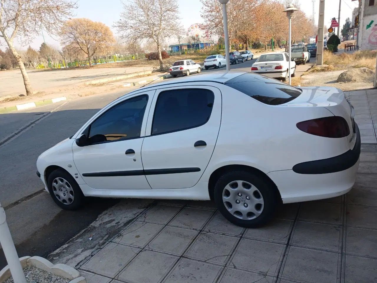 پژو ۲۰۶ صندوق دار v8 - 1395