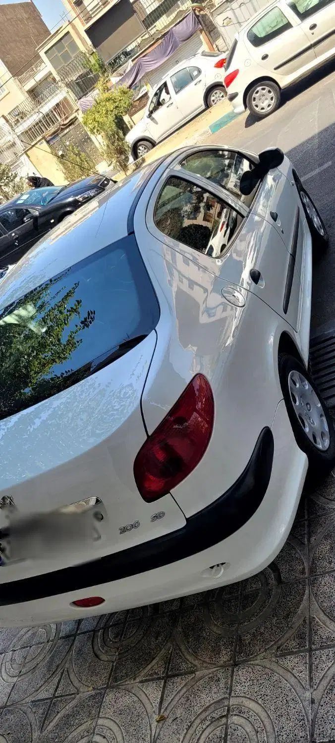 پژو ۲۰۶ صندوق دار v8 - 1396