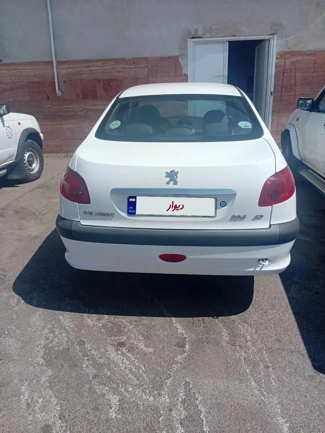 پژو ۲۰۶ صندوق دار v8 - 1399