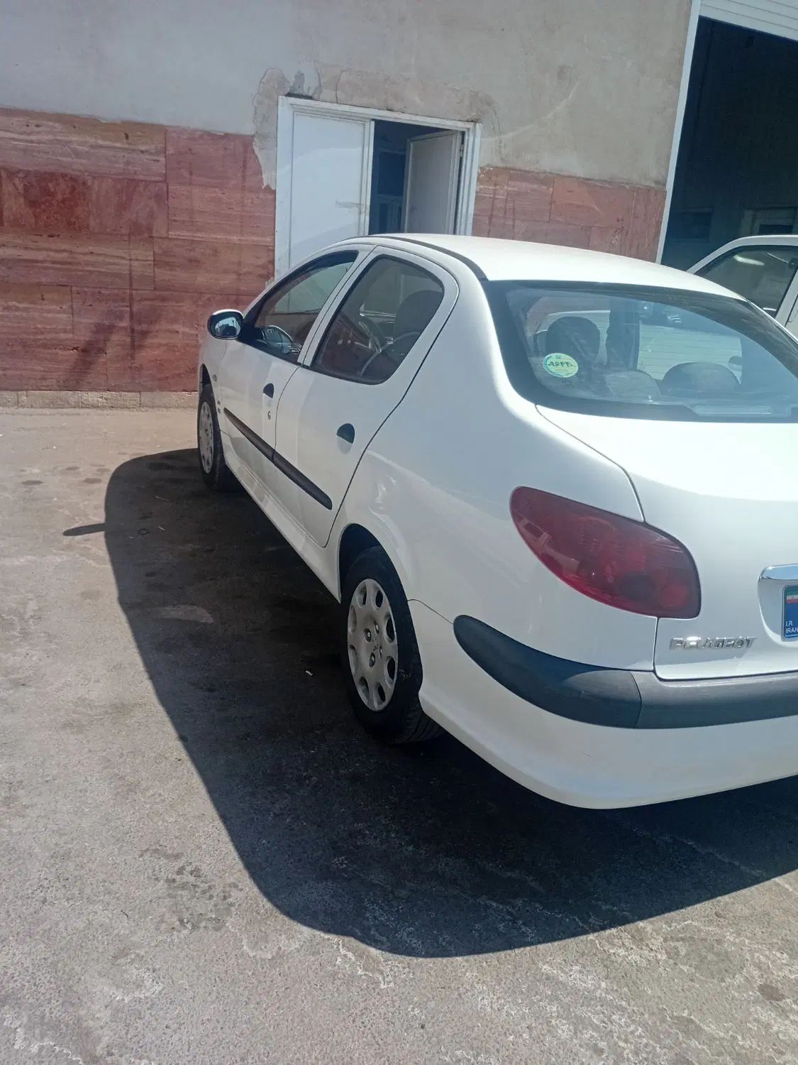پژو ۲۰۶ صندوق دار v8 - 1399