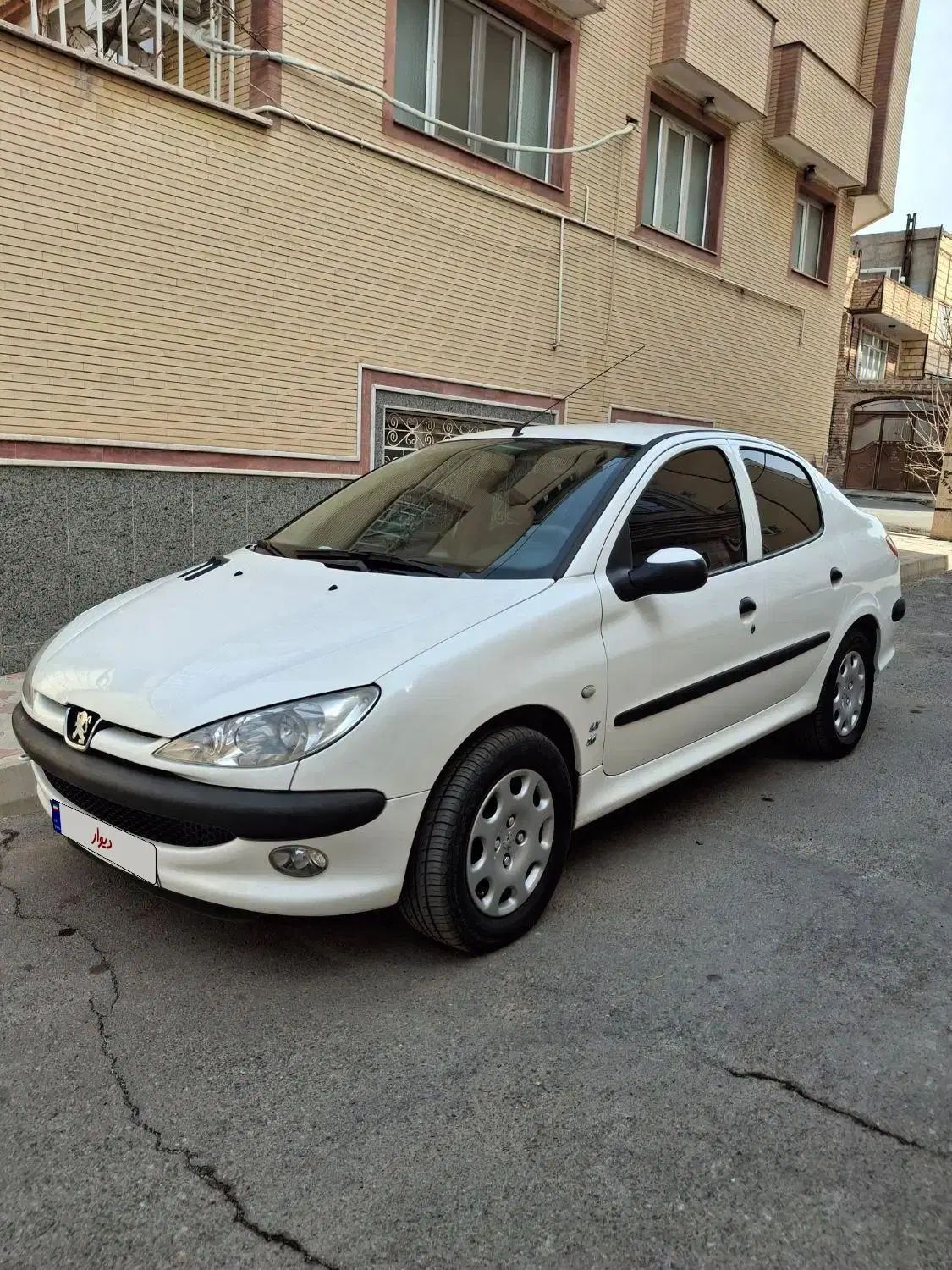 پژو ۲۰۶ صندوق دار v8 - 1395