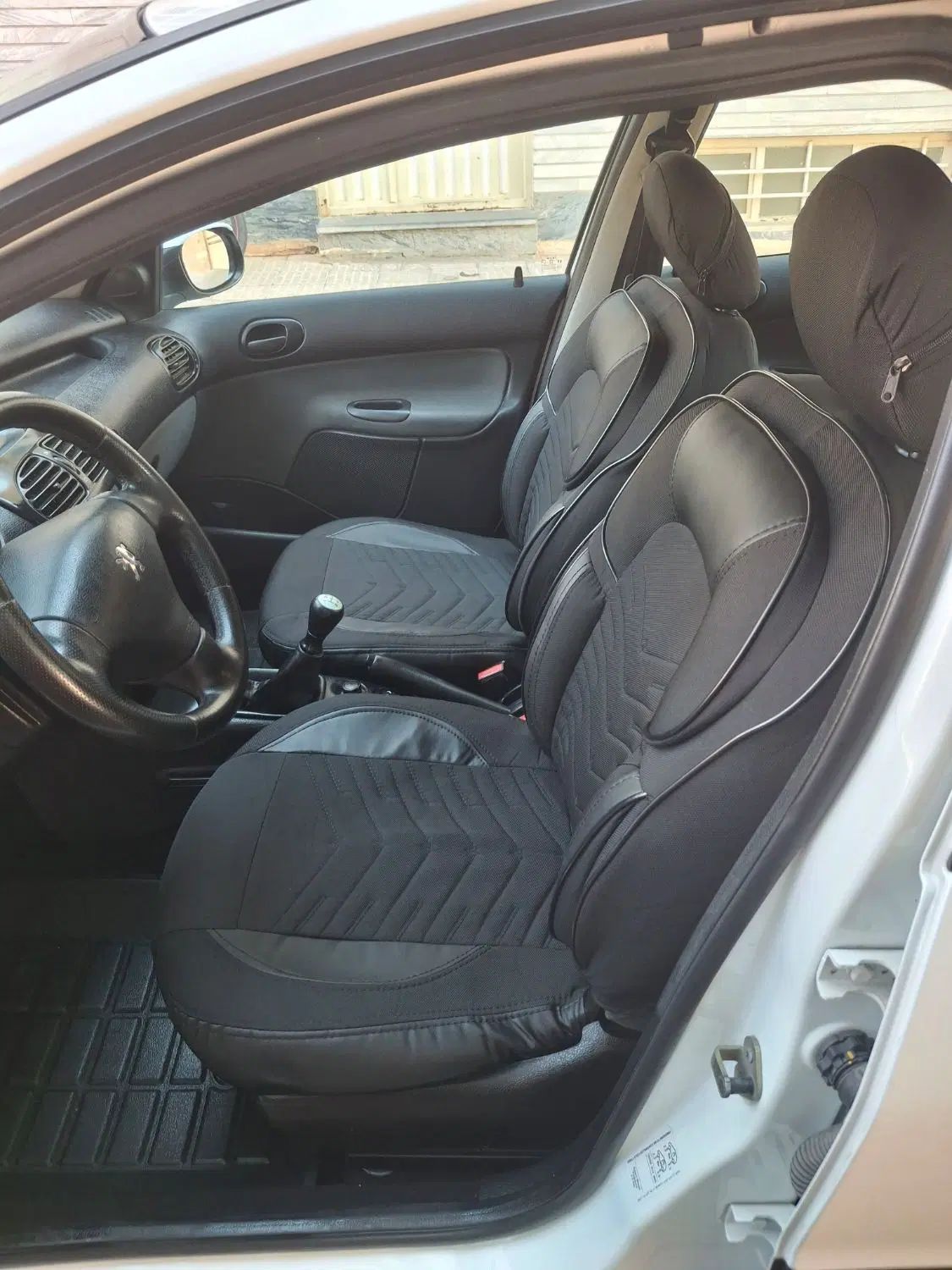 پژو ۲۰۶ صندوق دار v8 - 1395