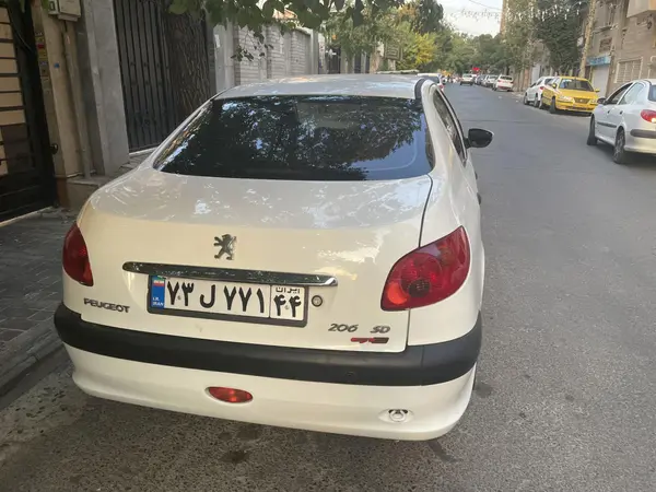 پژو ۲۰۶ صندوق دار v8 - 1394