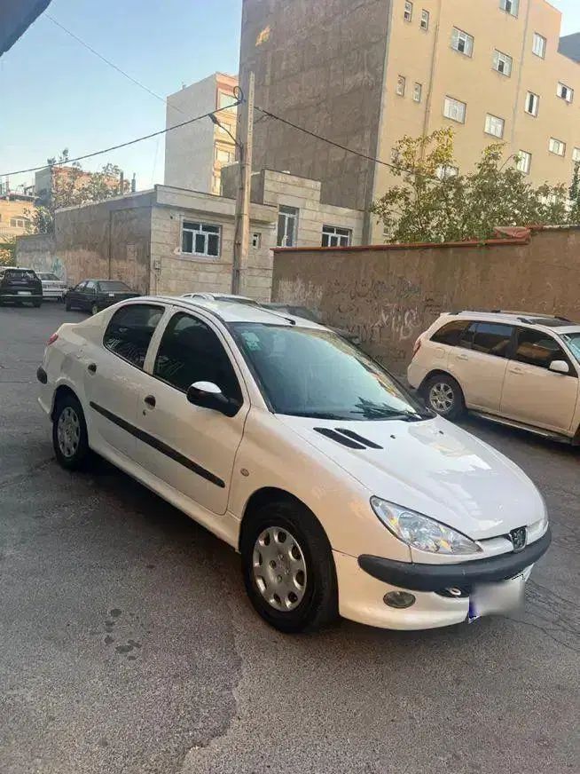 پژو ۲۰۶ صندوق دار v8 - 1392