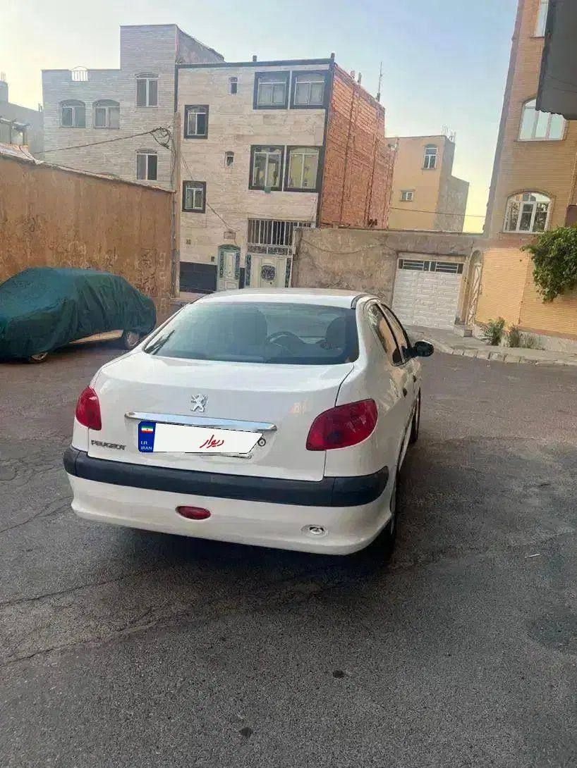 پژو ۲۰۶ صندوق دار v8 - 1392