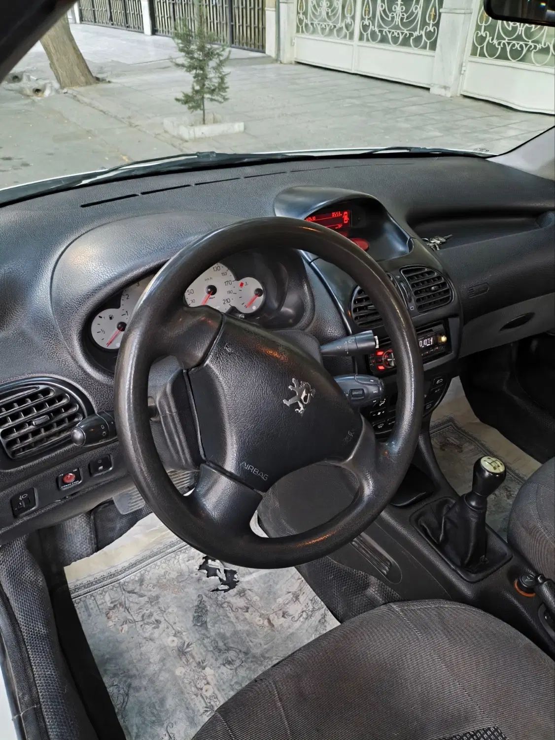 پژو ۲۰۶ صندوق دار v8 - 1394