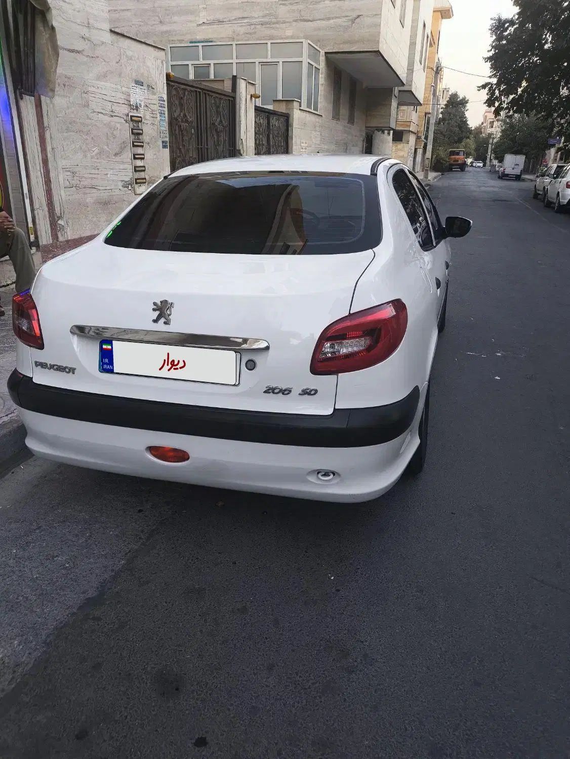 پژو ۲۰۶ صندوق دار v8 - 1390