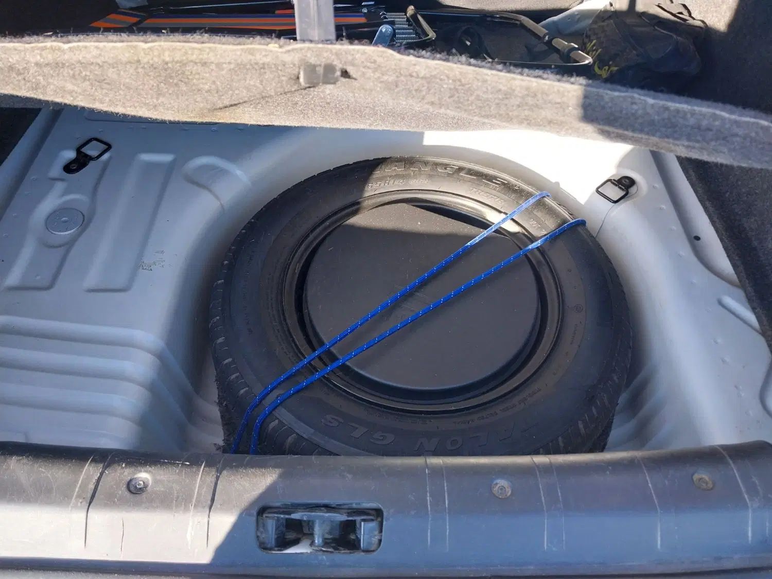 پژو ۲۰۶ صندوق دار v8 - 1397
