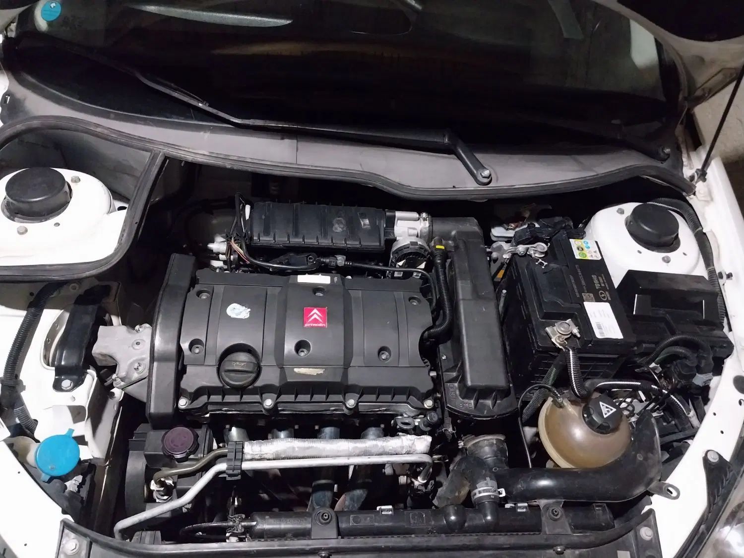 پژو ۲۰۶ صندوق دار v8 - 1397