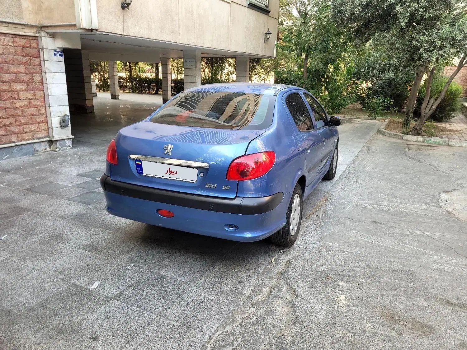 پژو ۲۰۶ صندوق دار v8 - 1395