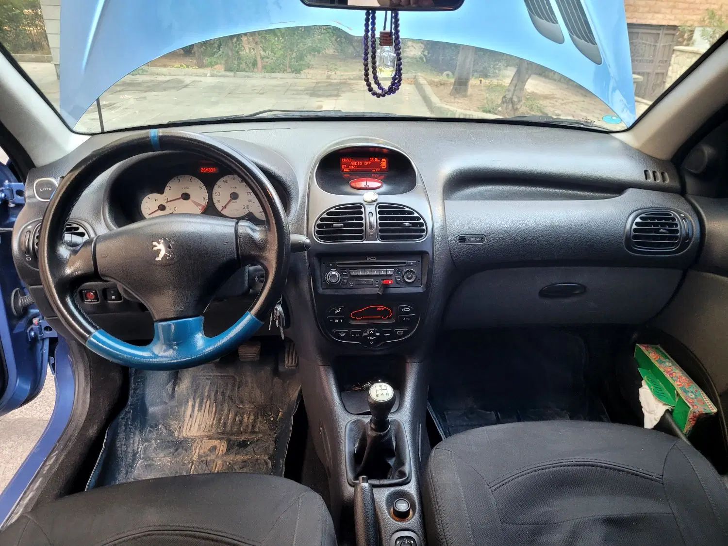 پژو ۲۰۶ صندوق دار v8 - 1395