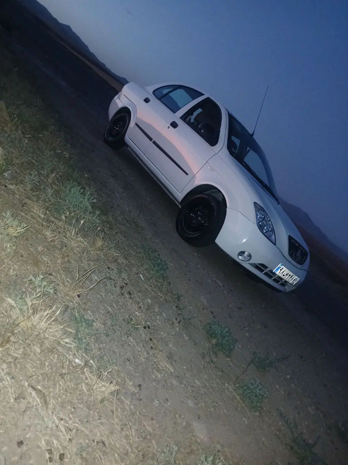 تیبا صندوق دار SX - 1400