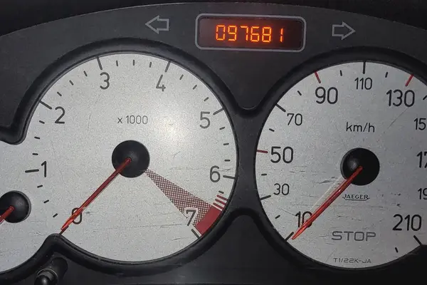 پژو ۲۰۶ صندوق دار v8 - 1386