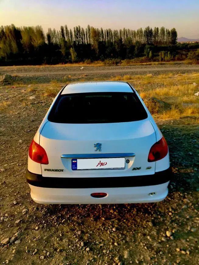 پژو ۲۰۶ صندوق دار v8 - 1393