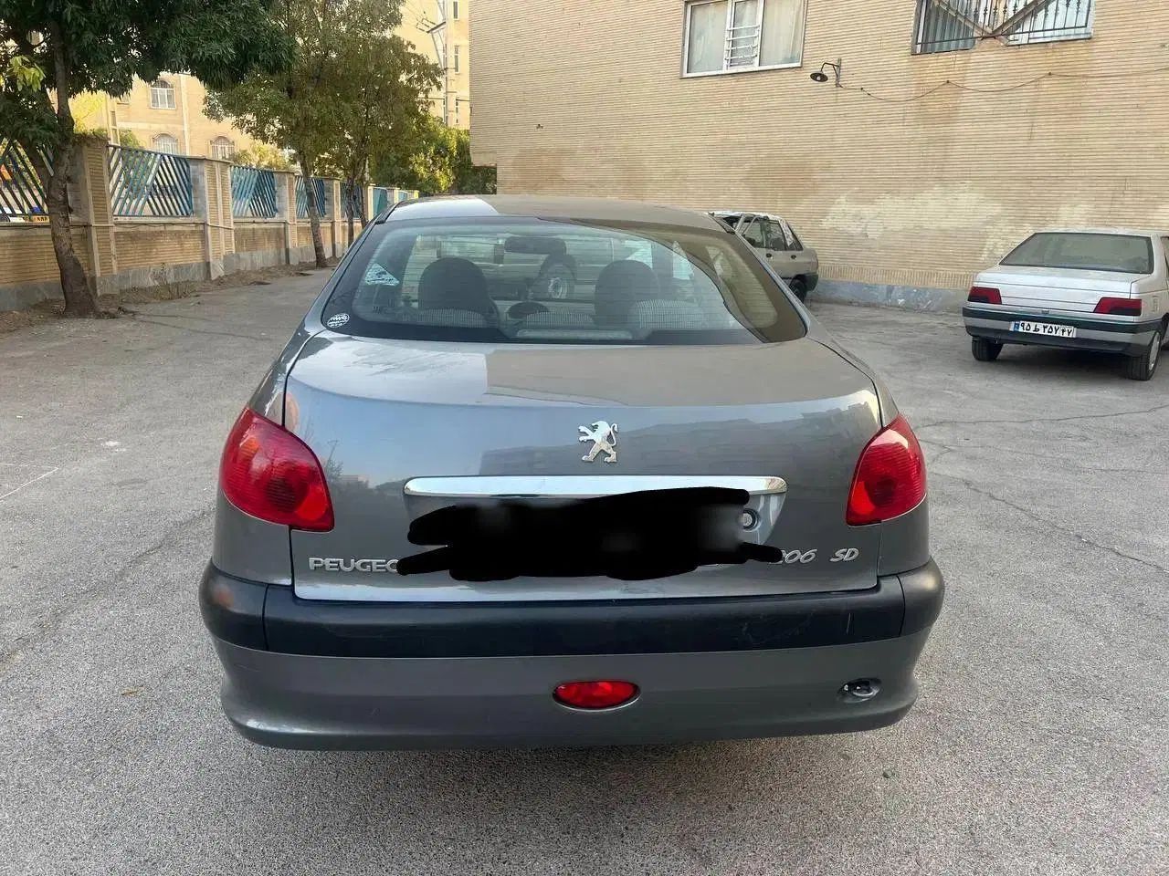 پژو ۲۰۶ صندوق دار v8 - 1398