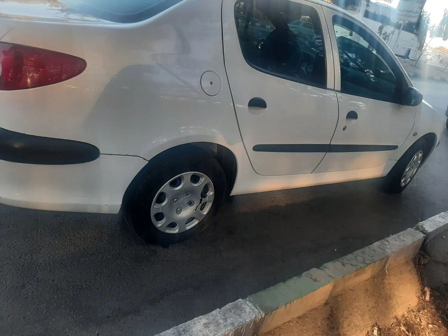 پژو ۲۰۶ صندوق دار v8 - 1394