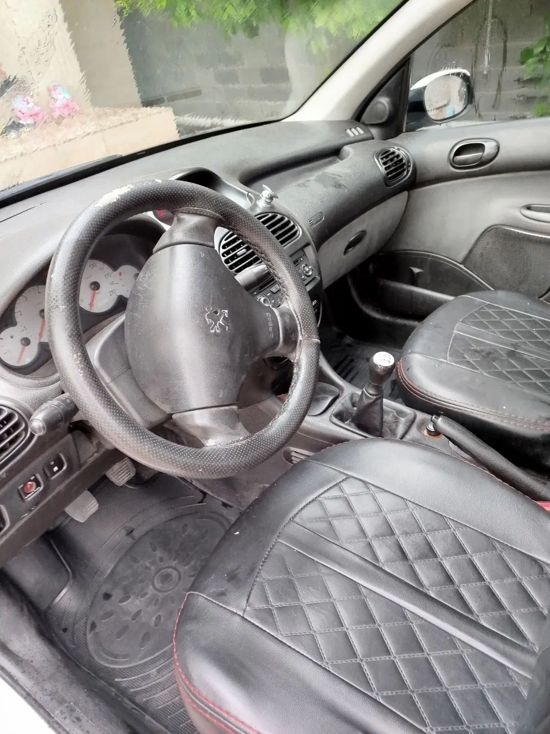 پژو ۲۰۶ صندوق دار v8 - 1394