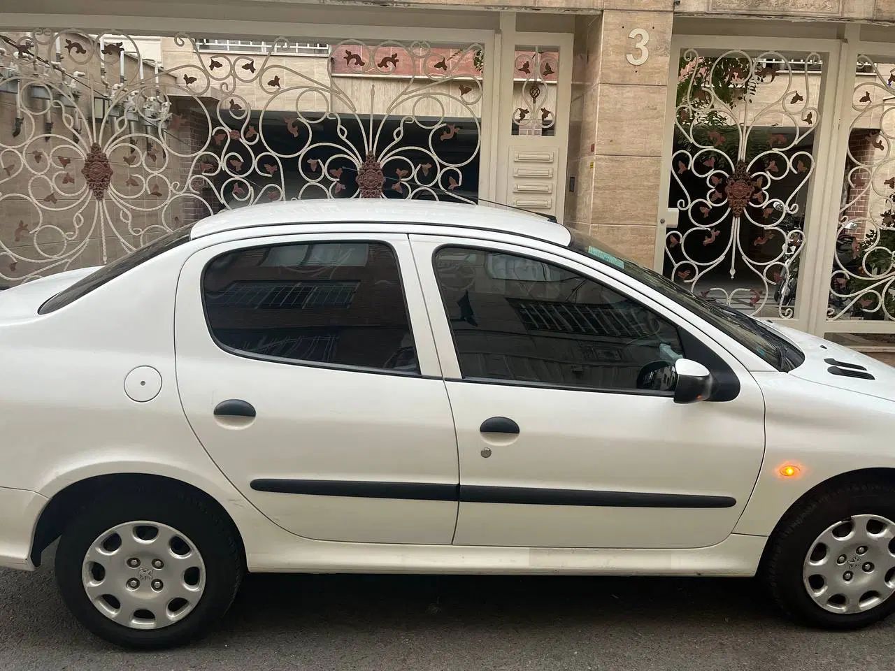 پژو ۲۰۶ صندوق دار v8 - 1398