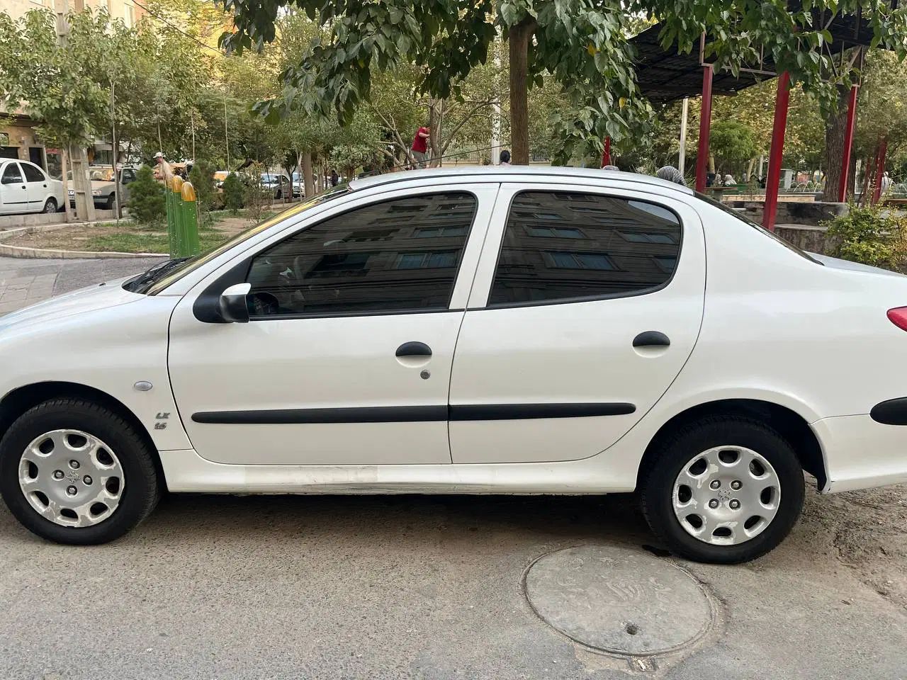 پژو ۲۰۶ صندوق دار v8 - 1398