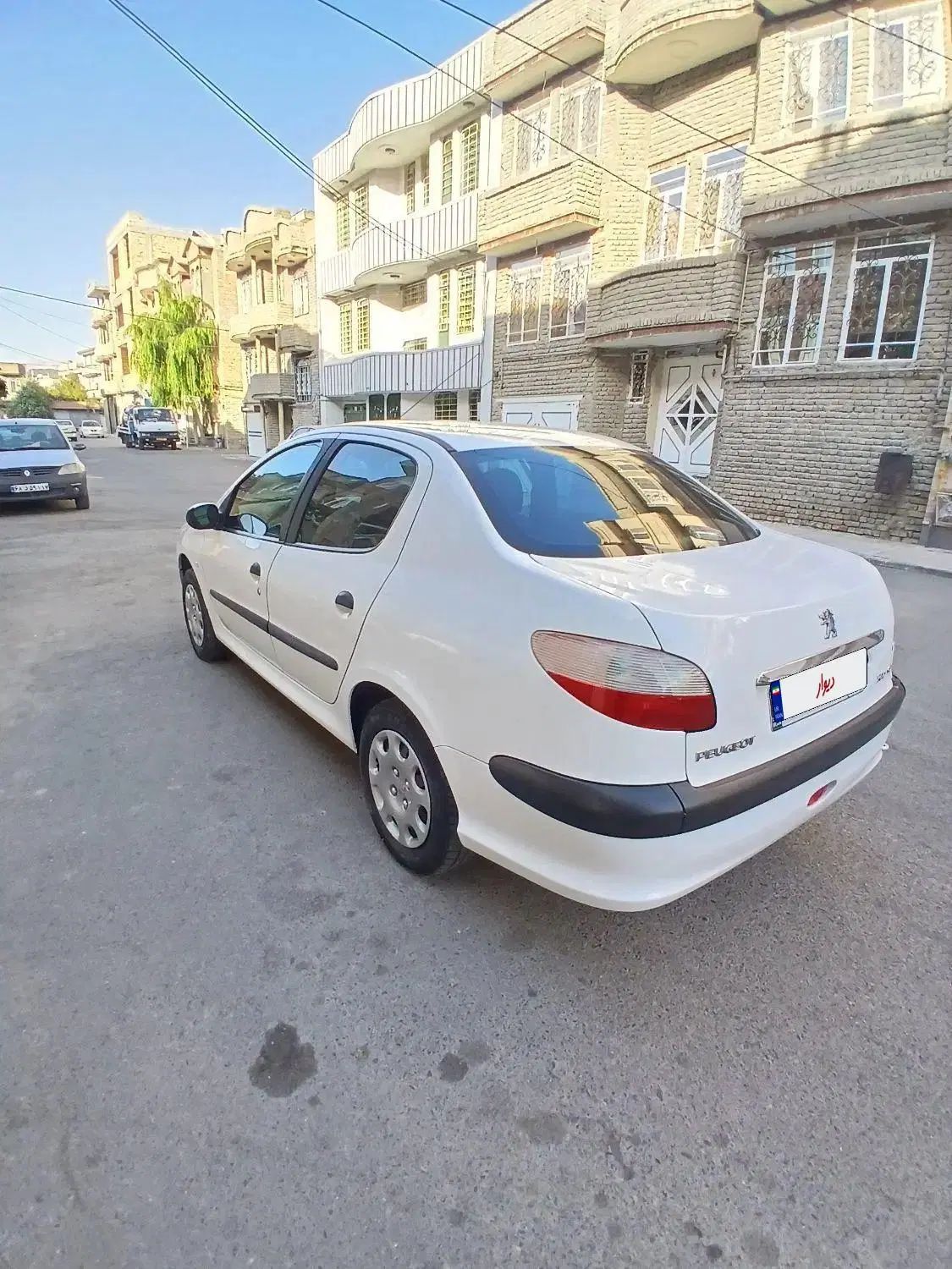 پژو ۲۰۶ صندوق دار v8 - 1390