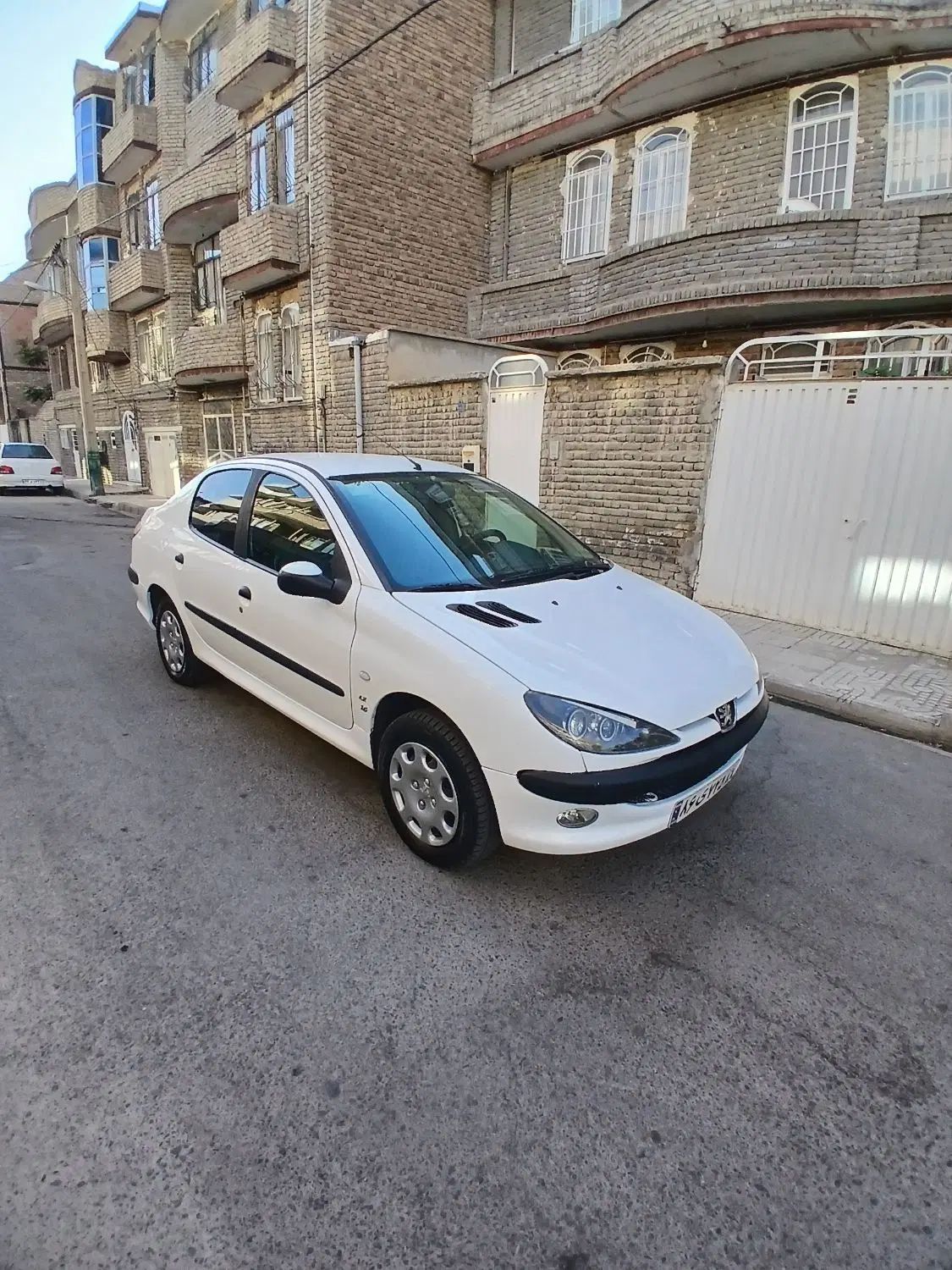 پژو ۲۰۶ صندوق دار v8 - 1390