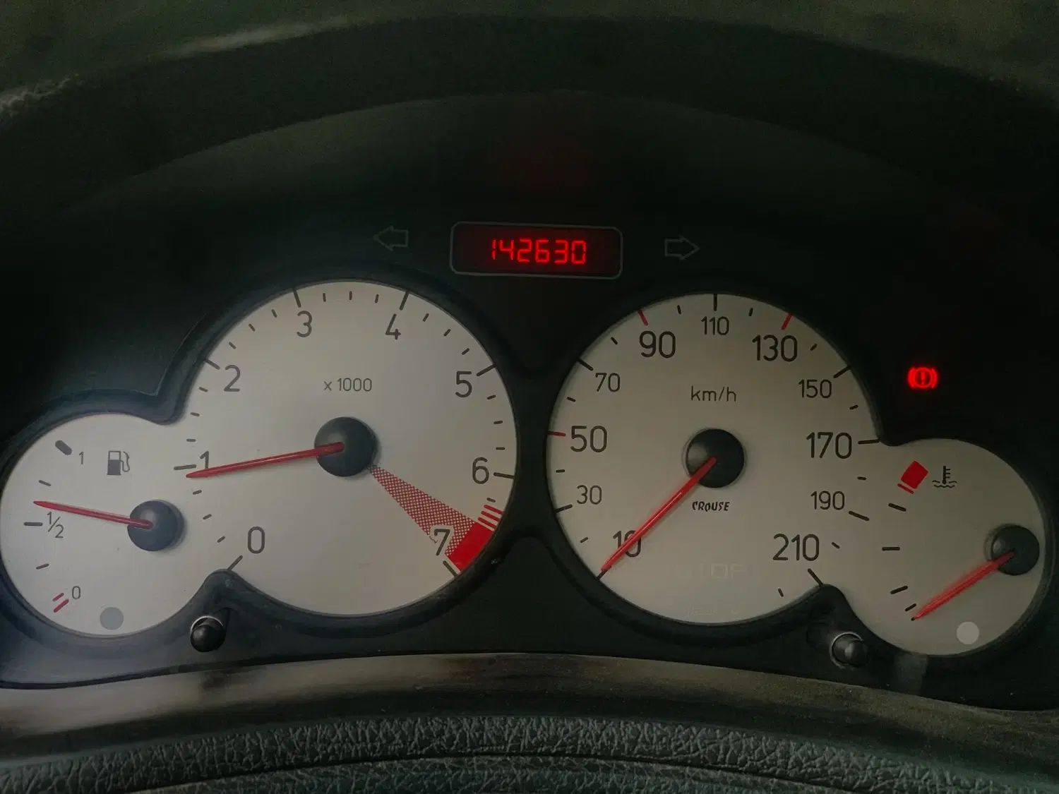 پژو ۲۰۶ صندوق دار v8 - 1393