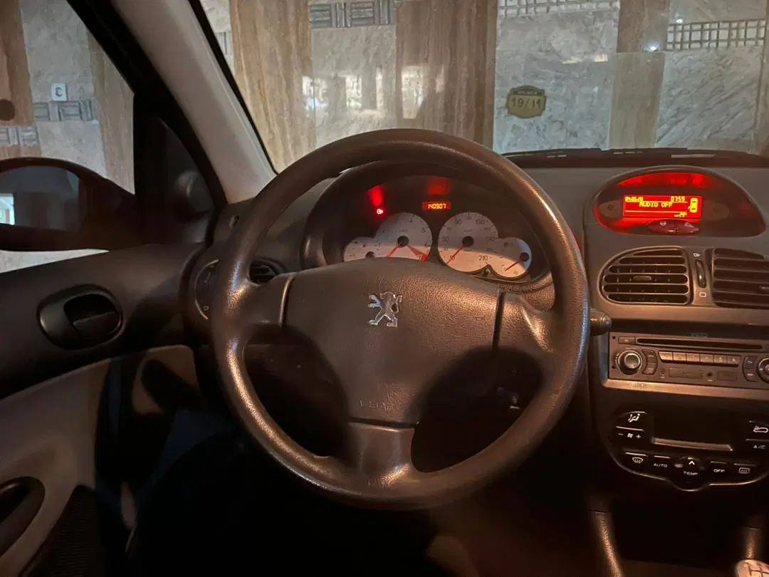 پژو ۲۰۶ صندوق دار v8 - 1394