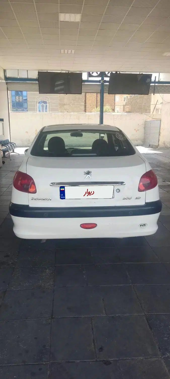پژو ۲۰۶ صندوق دار v8 - 1396