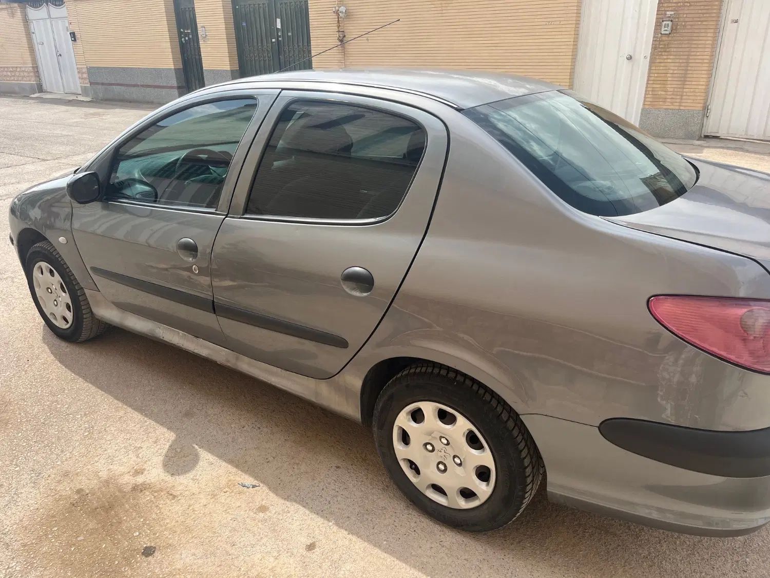 پژو ۲۰۶ صندوق دار v8 - 1390