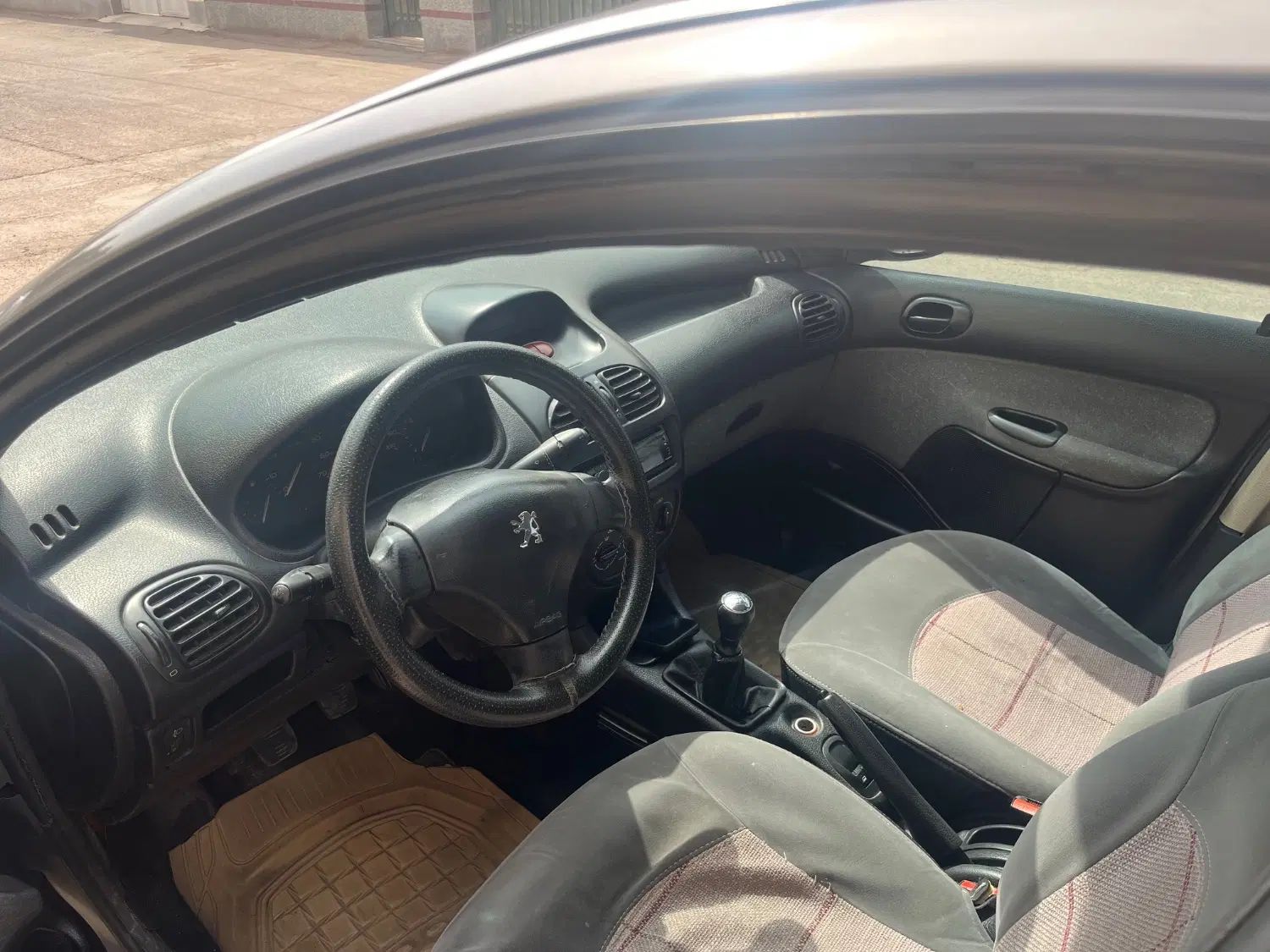 پژو ۲۰۶ صندوق دار v8 - 1390
