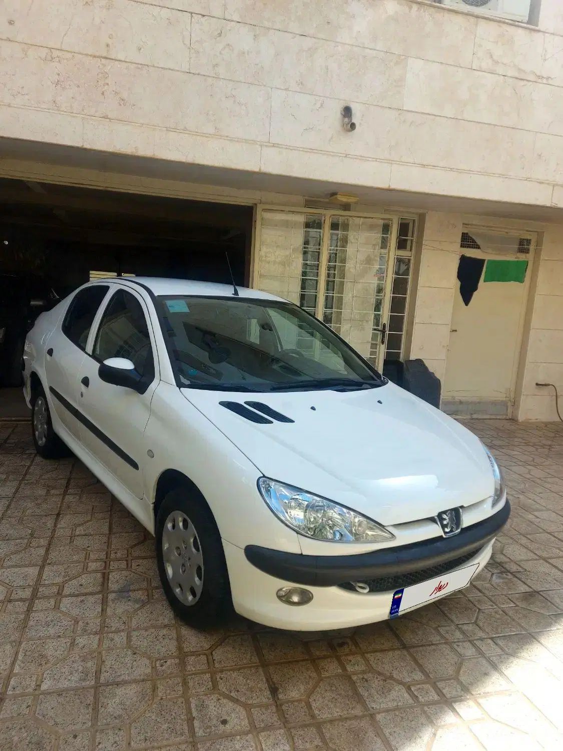 پژو ۲۰۶ صندوق دار v8 - 1396