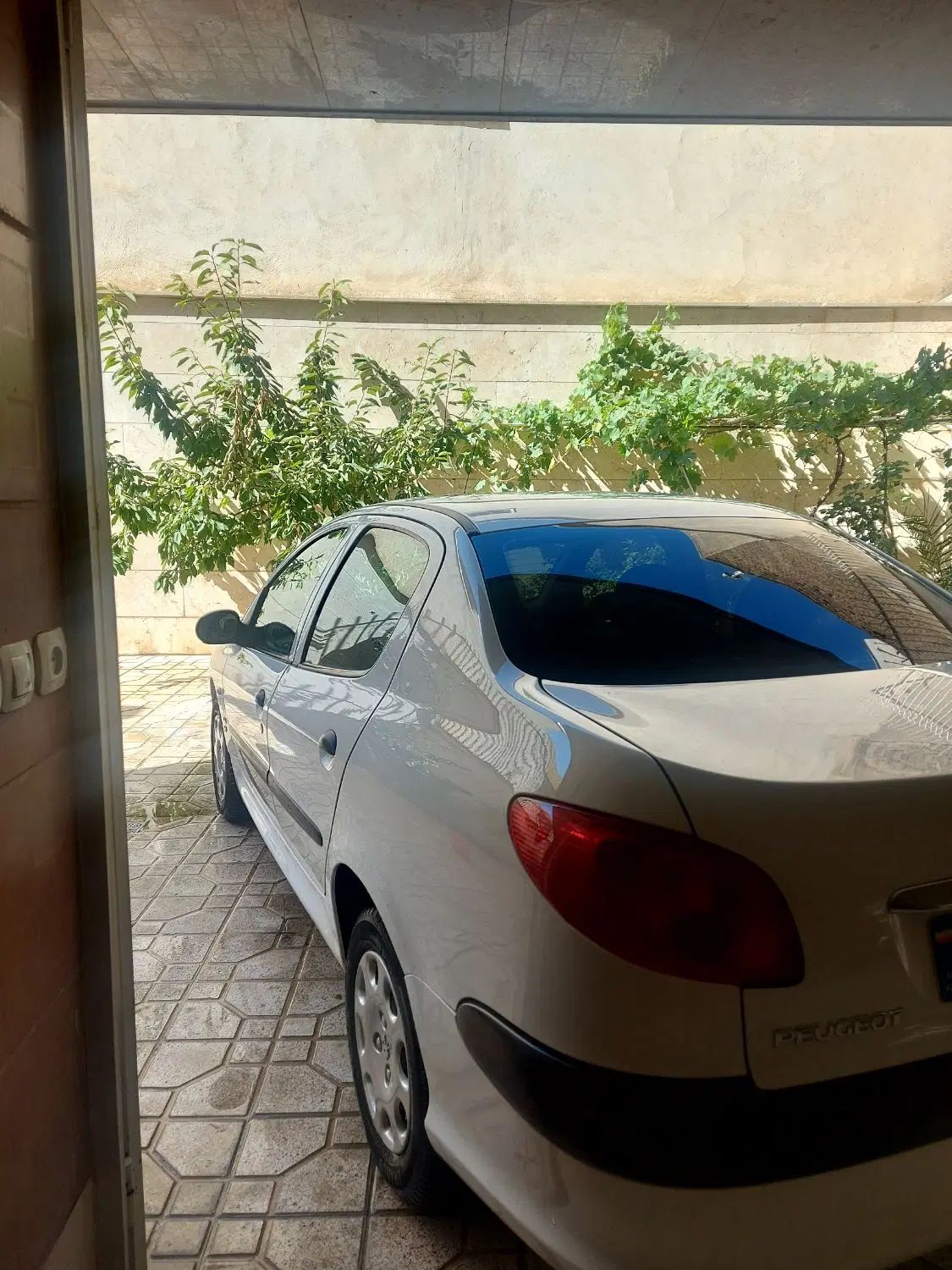 پژو ۲۰۶ صندوق دار v8 - 1396