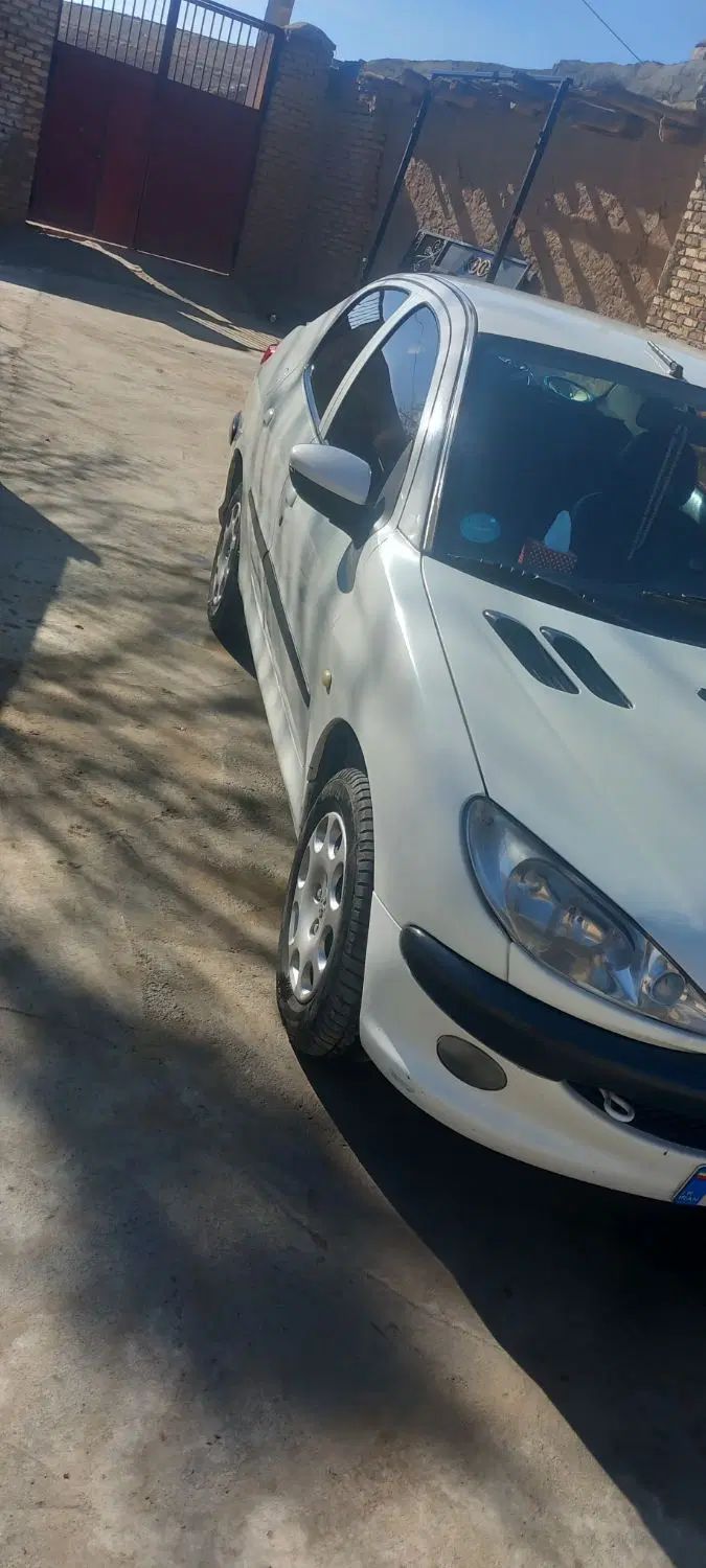 پژو ۲۰۶ صندوق دار v8 - 1389