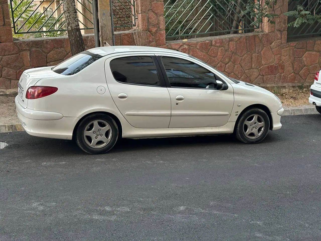 پژو ۲۰۶ صندوق دار v19 - 1389