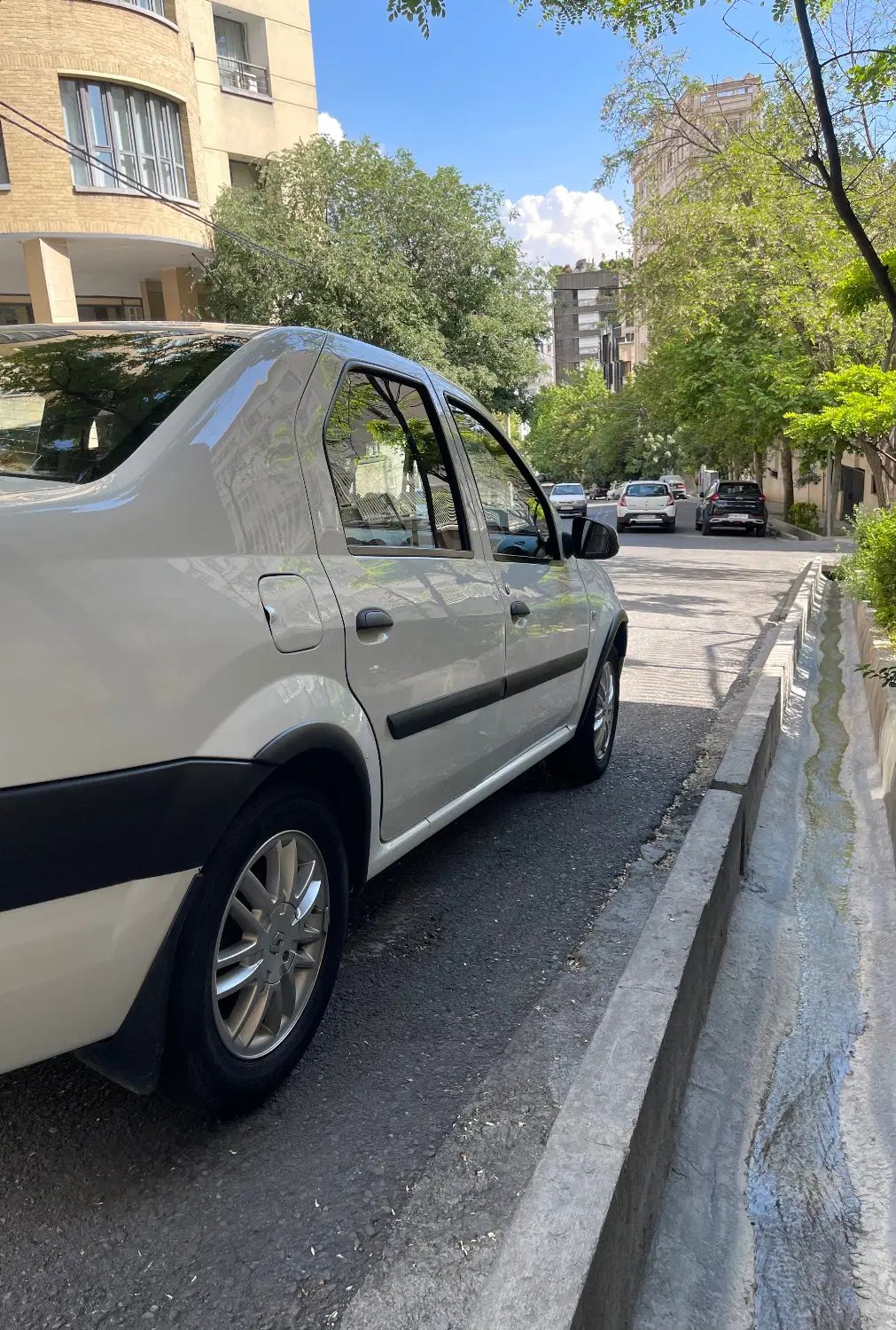 خودرو رنو، تندر 90 آگهی ann_20249443