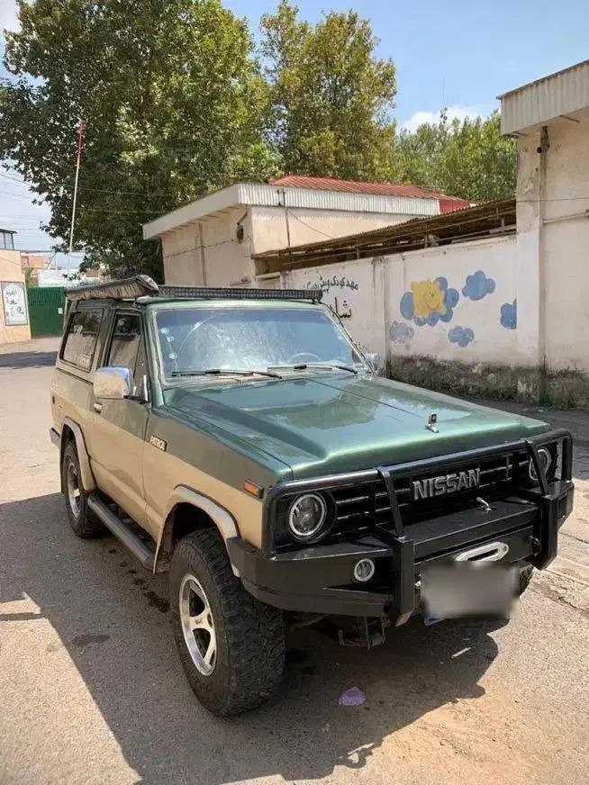 نیسان پاترول دو درب دنده‌ای - 1998