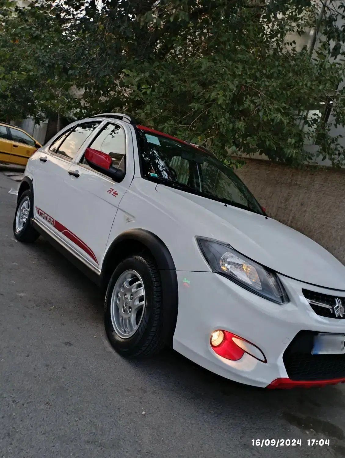 خودرو کوییک، R آگهی ann_20250500