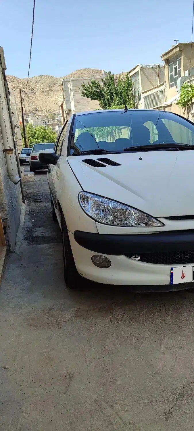 پژو ۲۰۶ صندوق دار v8 - 1392