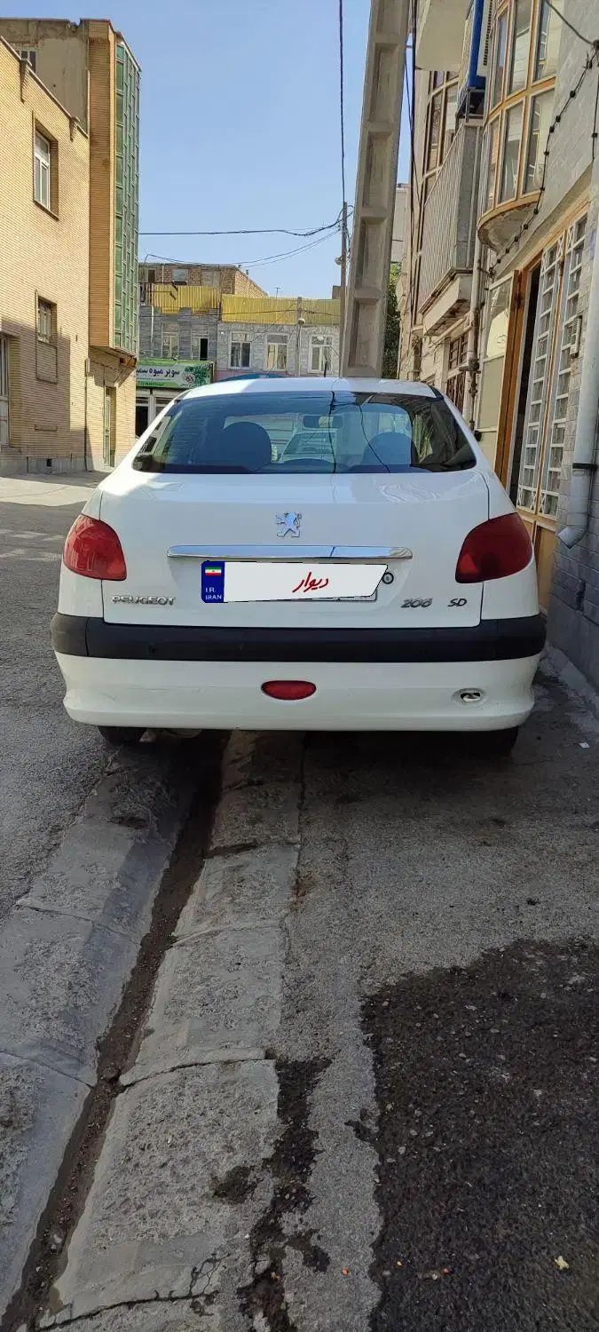 پژو ۲۰۶ صندوق دار v8 - 1392