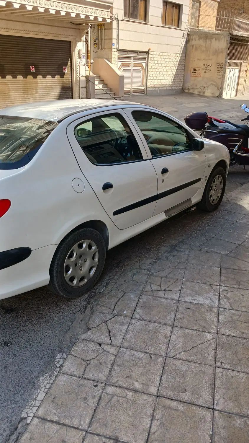 پژو ۲۰۶ صندوق دار v8 - 1391