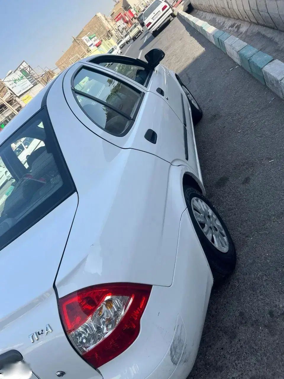 تیبا صندوق دار SX - 1401