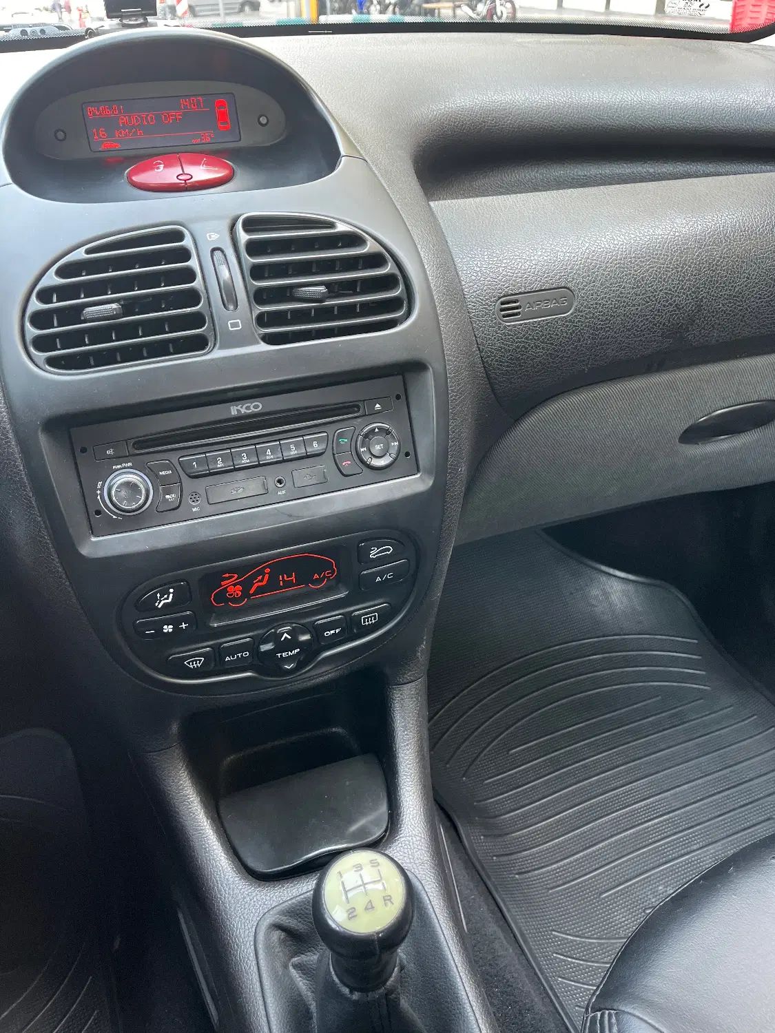 پژو ۲۰۶ صندوق دار v8 - 1395