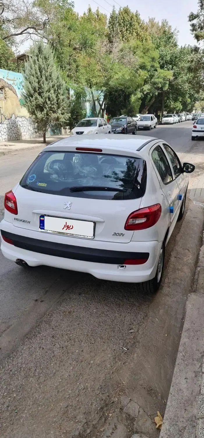 پژو 207 اتوماتیک TU5P - 1404