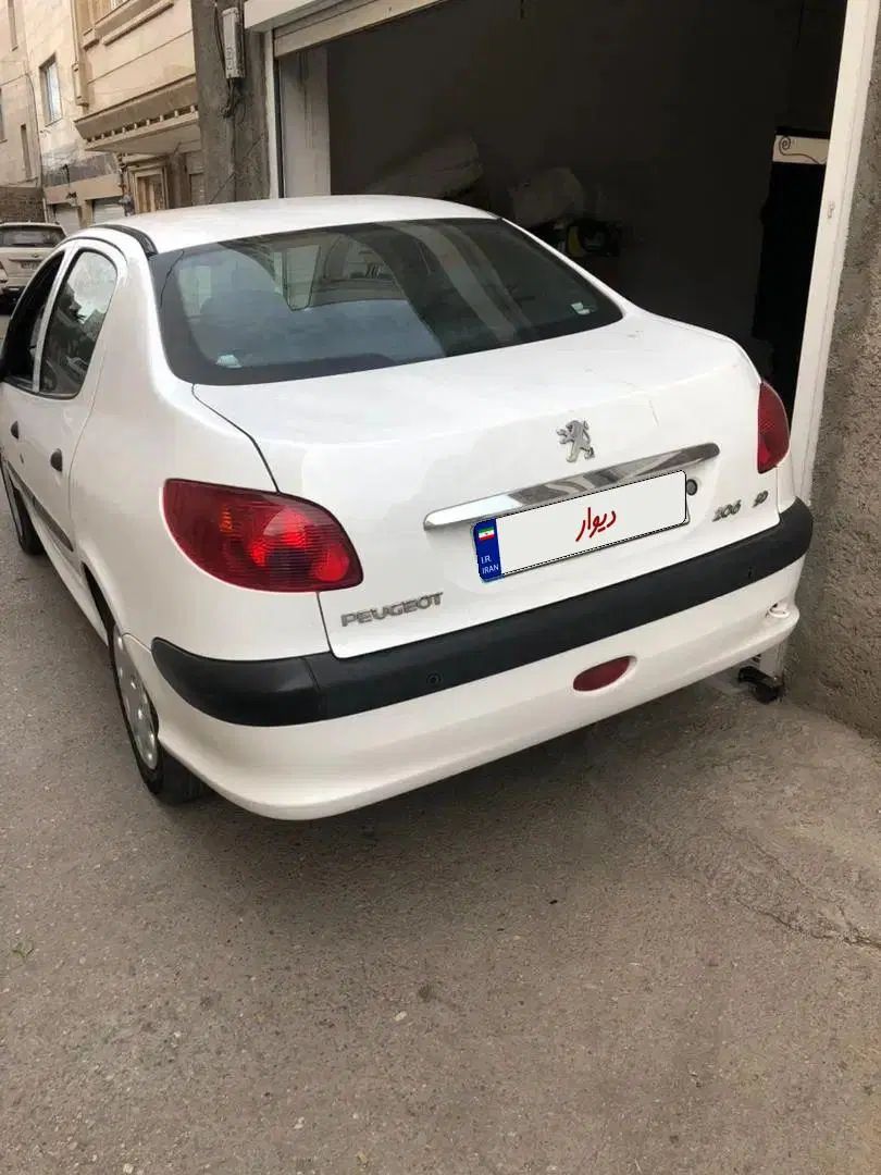 پژو ۲۰۶ صندوق دار v8 - 1392
