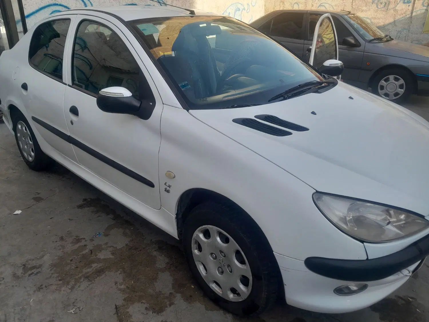 پژو ۲۰۶ صندوق دار v8 - 1394