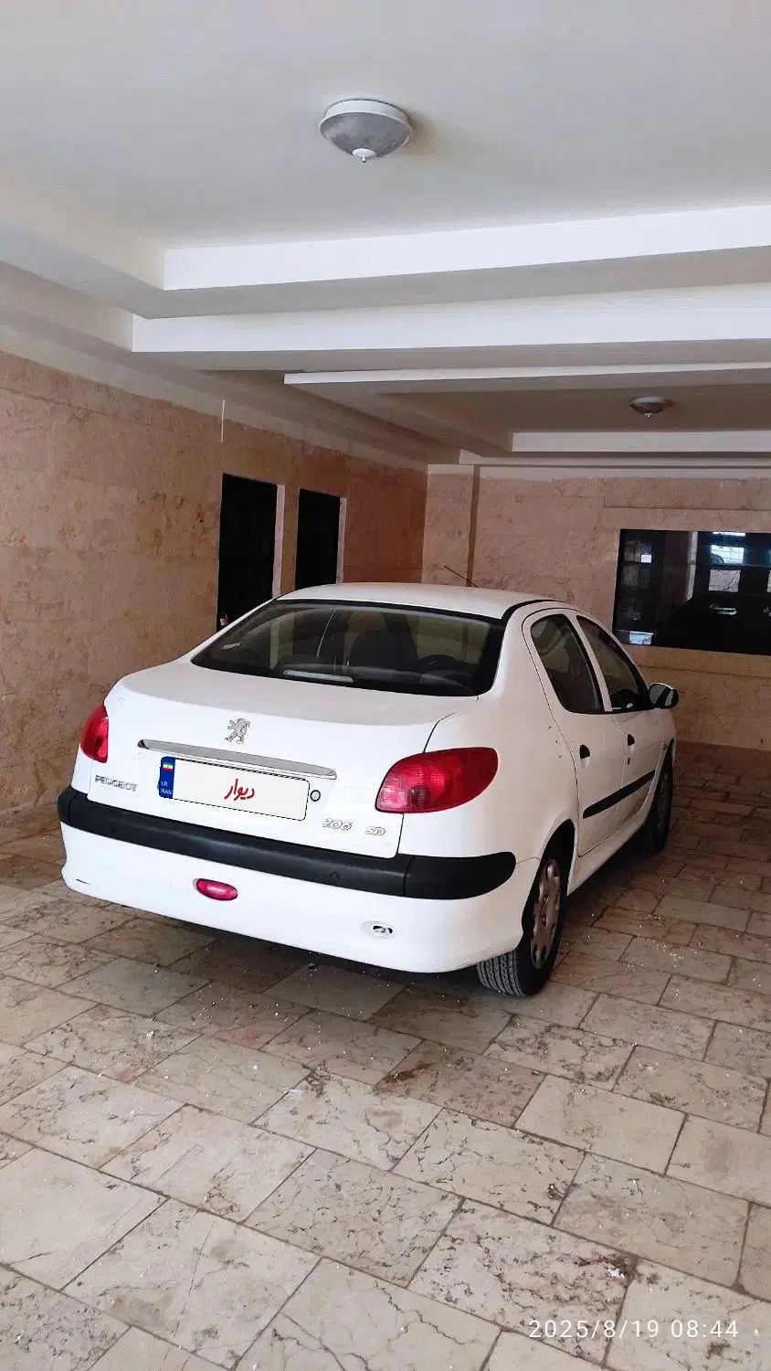پژو ۲۰۶ صندوق دار v8 - 1397