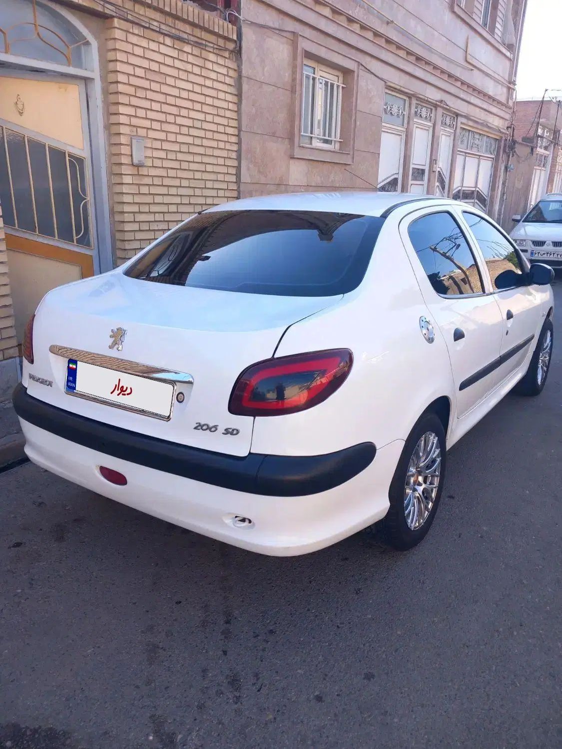 پژو ۲۰۶ صندوق دار v8 - 1390
