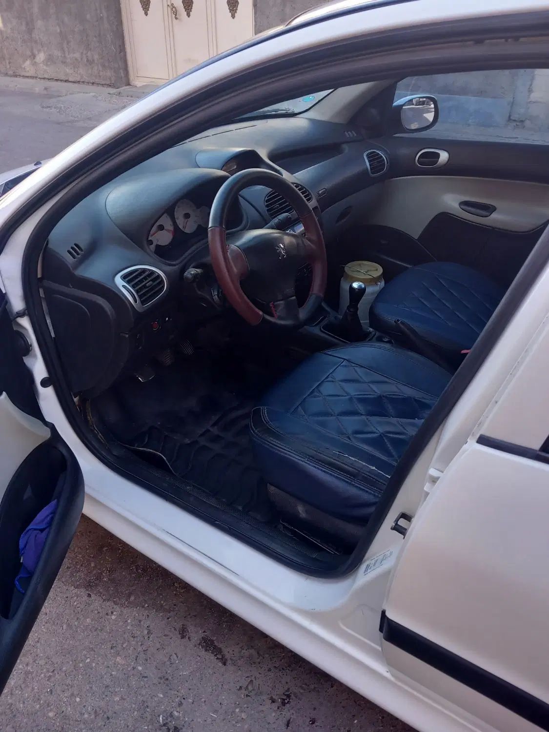 پژو ۲۰۶ صندوق دار v8 - 1390