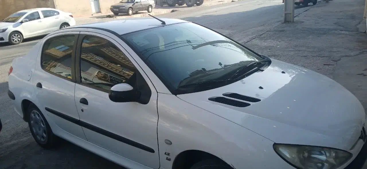 پژو ۲۰۶ صندوق دار v8 - 1390